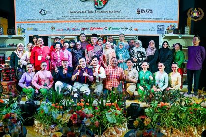 Pementasan Pembukaan Wayang Perpaduan '' Manek Sulamkan Ayer Mata '' Teater Semi Muzikal