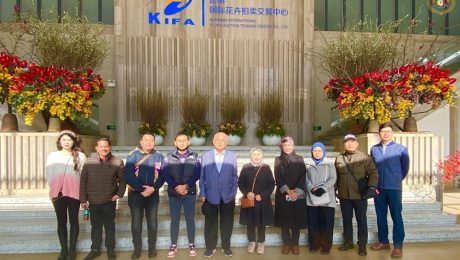 Lawatan ke Pusat Sains Pertanian Yunnan dan Kunming International Flower Auction Trading Center
