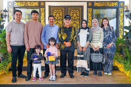 1-1(3) Kunjungan daripada YBhg. Dr. Ir. H. Tengku Erry Nuradi