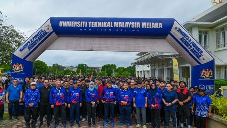 Acara UTeM Eco Fit Brisk Walk bersama Warga UTeM di Kampus UTeM, Durian Tunggal, Melaka