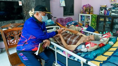 Menziarahi kenalan lama iaitu Encik Hasan Hitam