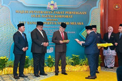Majlis Penyerahan Zakat Perniagaan