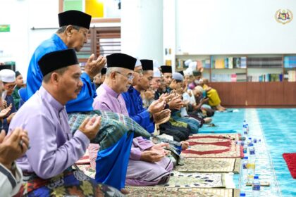 Solat Isyak dan Terawih di Masjid 'Ibadur Rahman Tangga Batu Kechil, Melaka