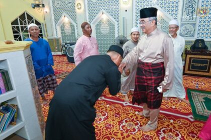 Solat Isyak dan Terawih di Masjid Raudhatul Jannah, Bukit Katil, Melaka