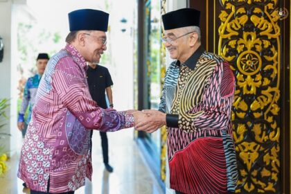 506451951_1172726324867692_8450891682880146014_n unjungan hormat daripada YAB Datuk Seri Anwar bin lbrahim
