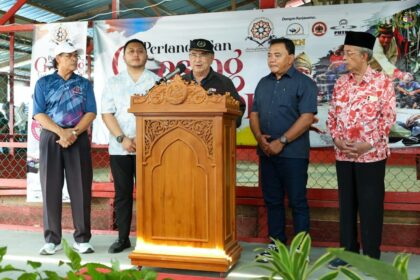Yang di-Pertua Negeri Melaka hadir menyempurnakan Perasmian Penutup Pertandingan Gasing Antarabangsa Dunia Melayu Dunia Islam (DMDI) 2025
