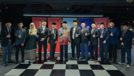 Yang di-Pertua Negeri Melaka mengadakan Lawatan ke Media Mulia Sdn. Bhd.