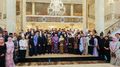 Majlis Penyerahan Kek Sempena Hari Jadi TYT Yang di-Pertua Negeri Melaka Ke-76