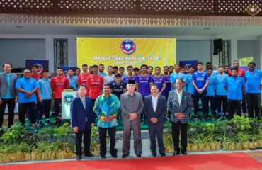 Yang di-Pertua Negeri Melaka hadir ke Majlis Pelancaran Jersi Rasmi Melaka FC