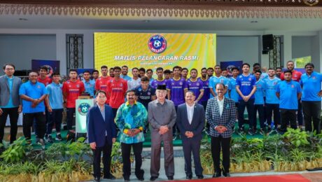 Yang di-Pertua Negeri Melaka hadir ke Majlis Pelancaran Jersi Rasmi Melaka FC