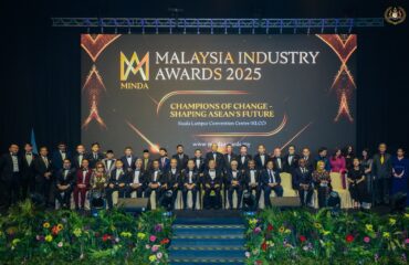 Yang di-Pertua Negeri Melaka hadir ke Majlis Malam Amal, Anugerah Industri Malaysia (MINDA) 2025