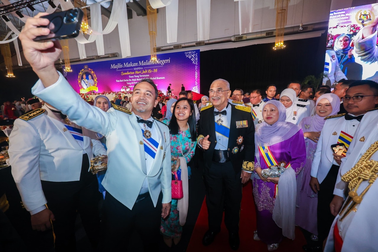 Majlis Makan Malam Negeri Sempena Sambutan Hari Jadi Ke-76 TYT Yang di-Pertua Negeri Melaka