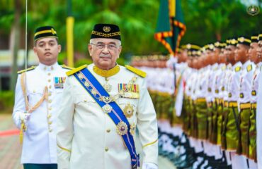 stiadat Perbarisan dan Kawalan Kehormatan Utama dan menyempurnakan Istiadat Penganugerahan Darjah, Bintang dan Pingat Kebesaran Negeri Melaka Sesi Pertama Sempena Sambutan Hari Jadi ke-76 Yang di-Pertua Negeri Melaka