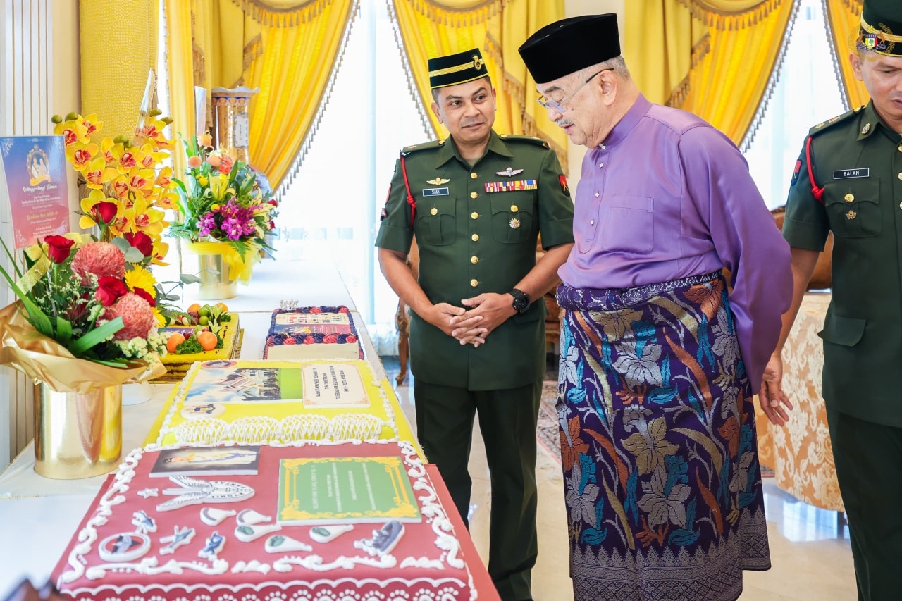 Majlis Penyerahan Kek Sempena Hari Jadi TYT Yang di-Pertua Negeri Melaka Ke-76