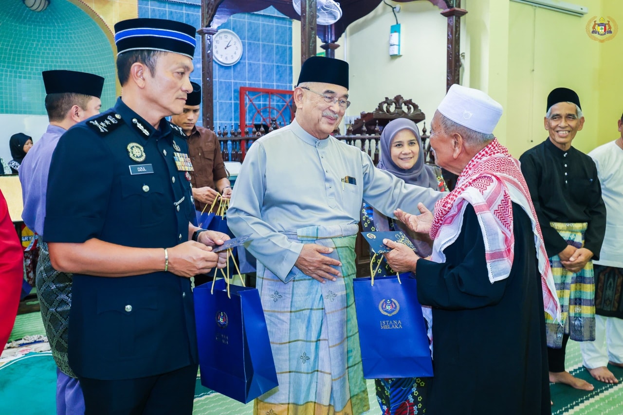 Solat Jumaat di Masjid Al-Abidin, Kampung Ayer Tawar, Merlimau