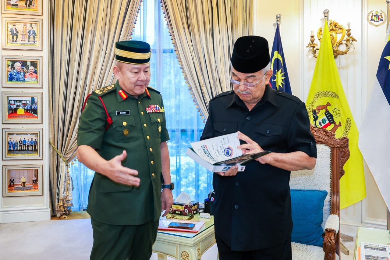 Kunjungan Hormat oleh YBhg. Lt. Jeneral Datuk Johnny Lim Eng Seng
