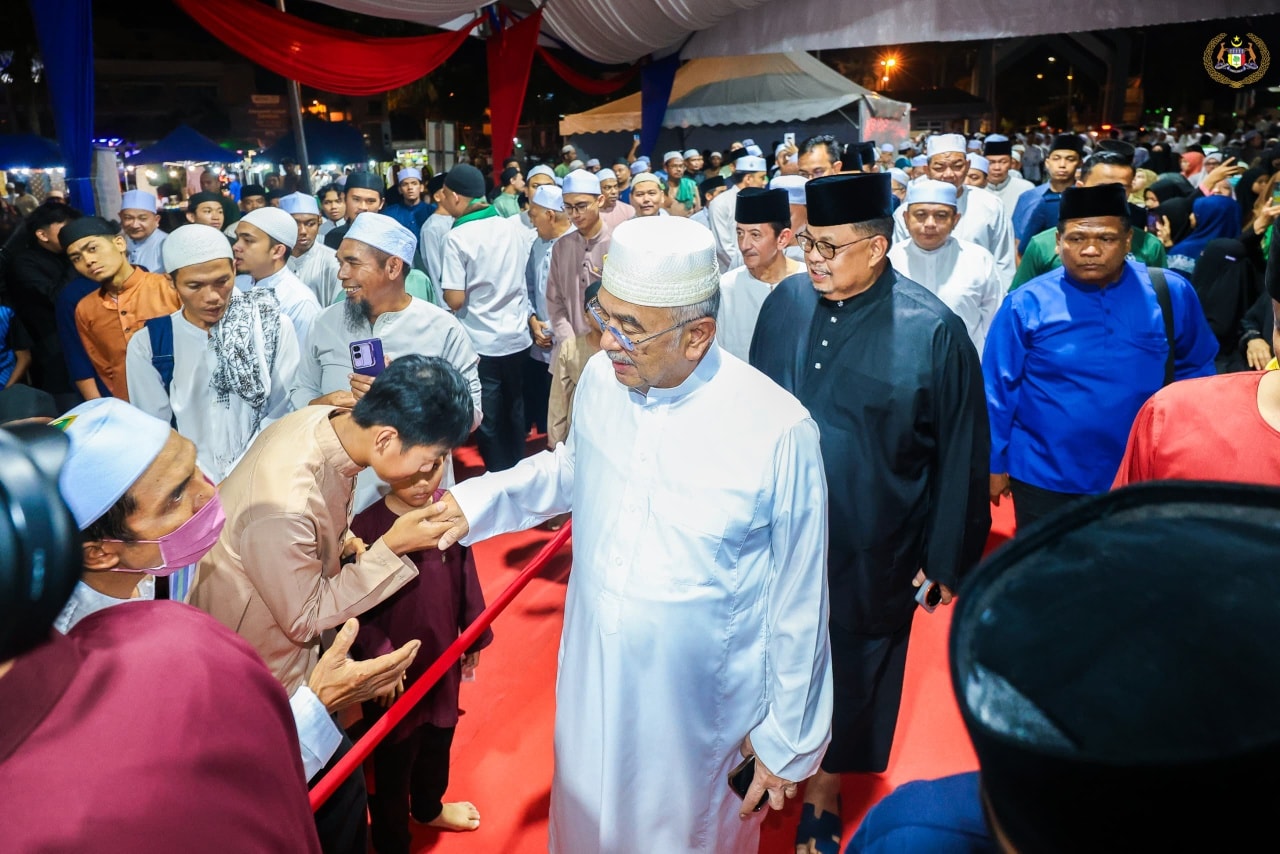 Yang di-Pertua Negeri Melaka hadir ke Program Melaka Berselawat