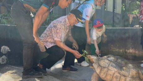 Yang di-Pertua Negeri Melaka meluangkan masa sempena cuti umum Hari Malaysia berkunjung ke Taman Rama-Rama & Reptilia