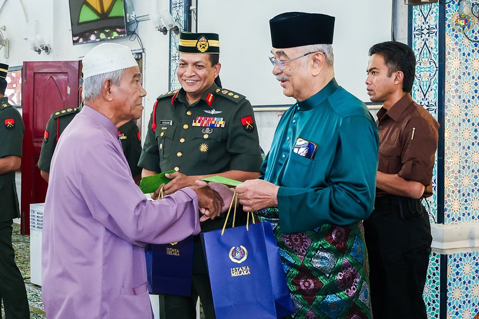 Solat Jumaat bersama warga Angkatan Tentera Malaysia (ATM) di Masjid As-Syuhada' Kem Terendak Sungai Udang