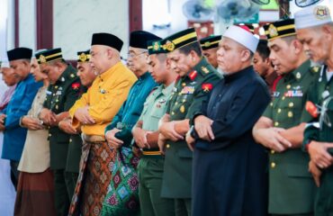 Solat Jumaat bersama warga Angkatan Tentera Malaysia (ATM) di Masjid As-Syuhada' Kem Terendak Sungai Udang