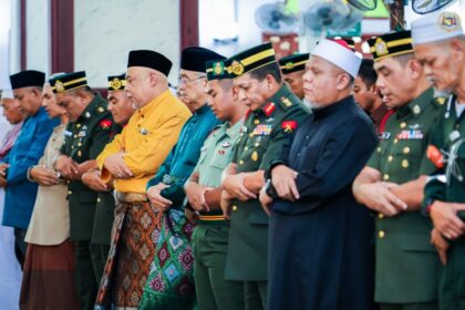 Solat Jumaat bersama warga Angkatan Tentera Malaysia (ATM) di Masjid As-Syuhada' Kem Terendak Sungai Udang