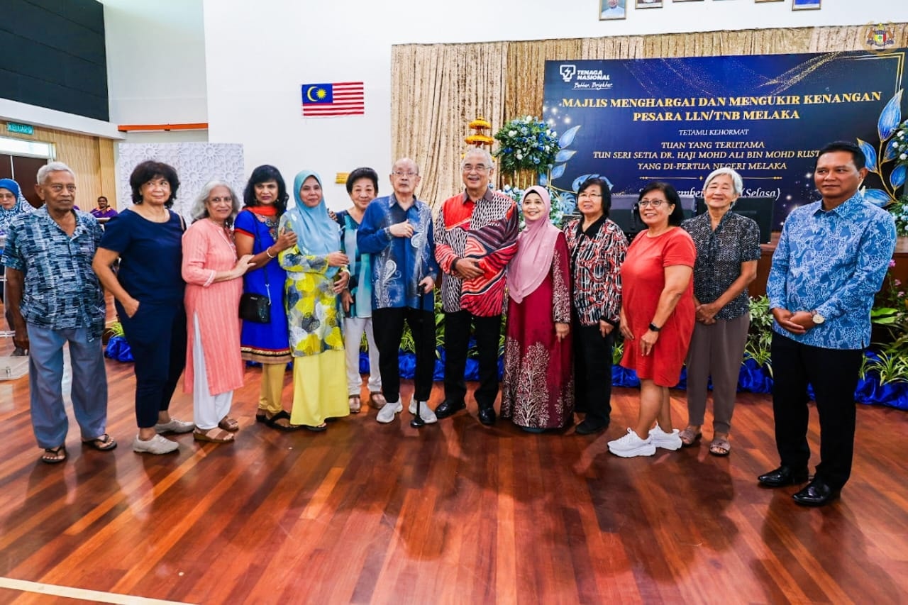 Majlis Menghargai dan Mengukir Kenangan TYT Yang di-Pertua Negeri Melaka Bersama Pesara-Pesara CEB/LLN/TNB Negeri Melaka