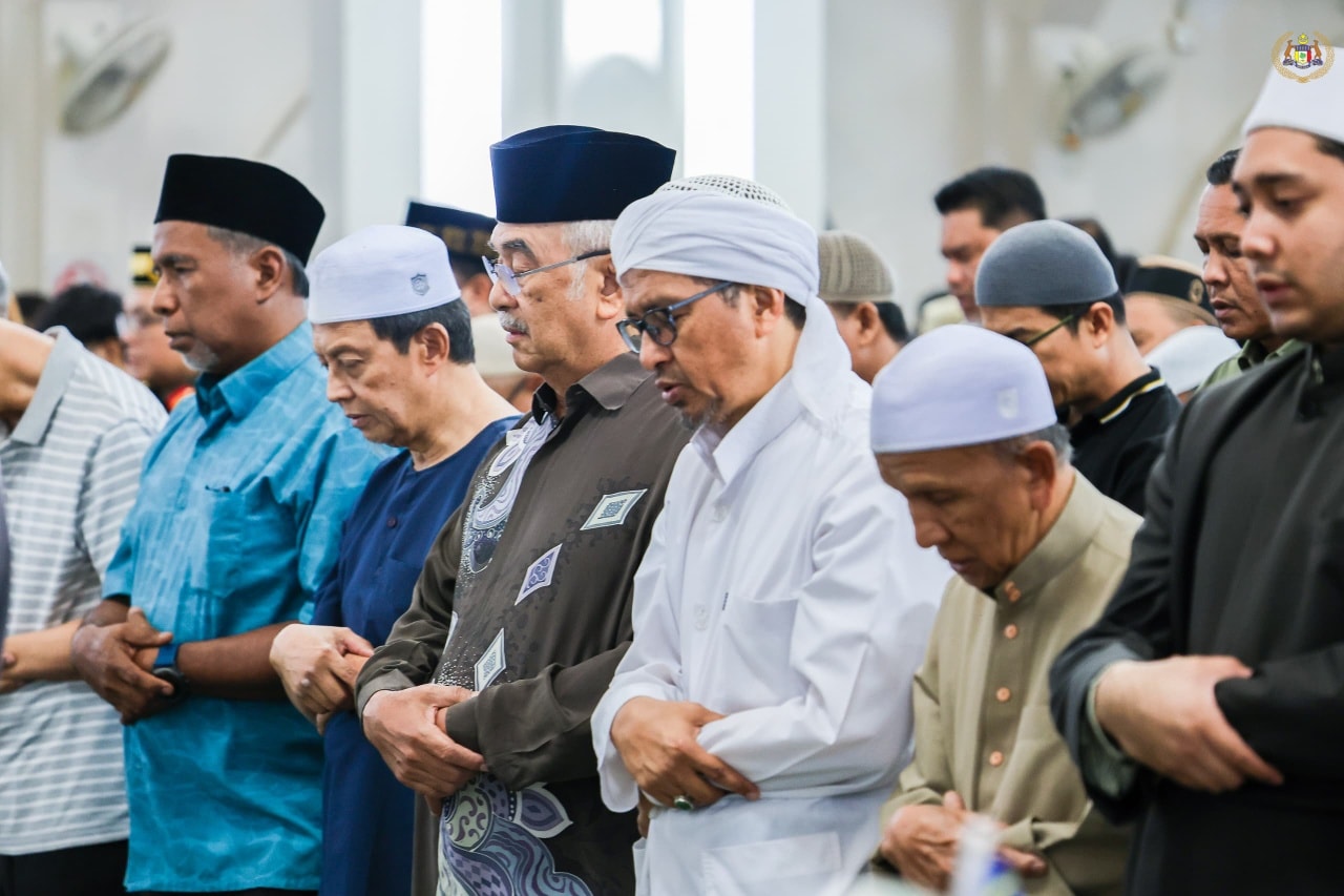 Solat Jenazah kepada Allahyarham PPj