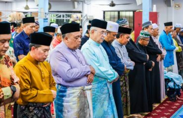Solat Jumaat di Masjid Ubudiah Ramuan China Kechil, Lubok China 4