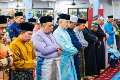 Solat Jumaat di Masjid Ubudiah Ramuan China Kechil, Lubok China 4