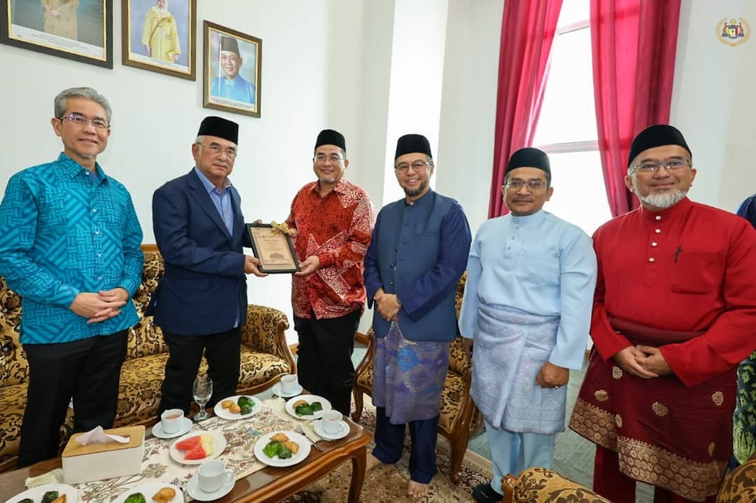 Solat Jumaat di Kompleks Islam Tuanku Muhriz di Universiti Sains Islam Malaysia (USIM)