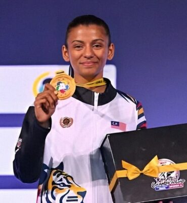 TAHNIAH ATAS KEJAYAAN CHANDRAN SHAHMALARANI MENGHADIAHKAN EMAS UNTUK MALAYSIA