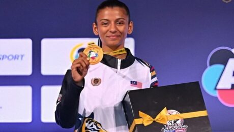 TAHNIAH ATAS KEJAYAAN CHANDRAN SHAHMALARANI MENGHADIAHKAN EMAS UNTUK MALAYSIA