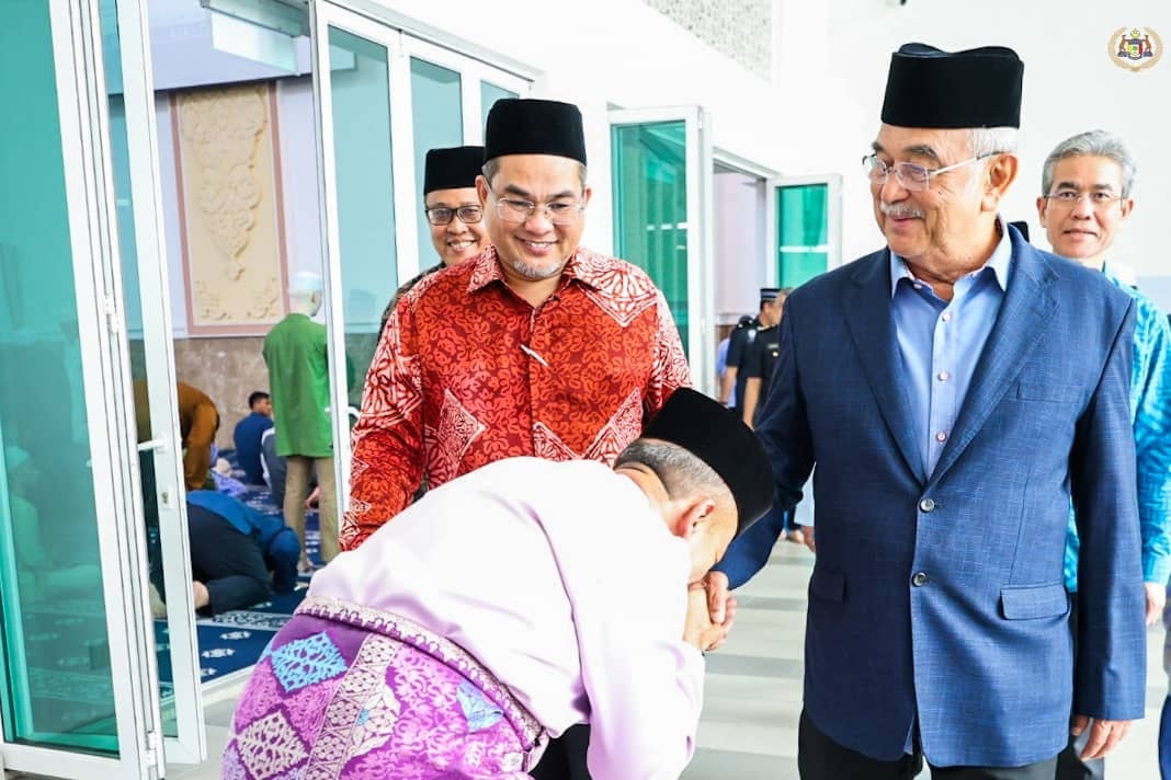 Solat Jumaat di Kompleks Islam Tuanku Muhriz di Universiti Sains Islam Malaysia (USIM)