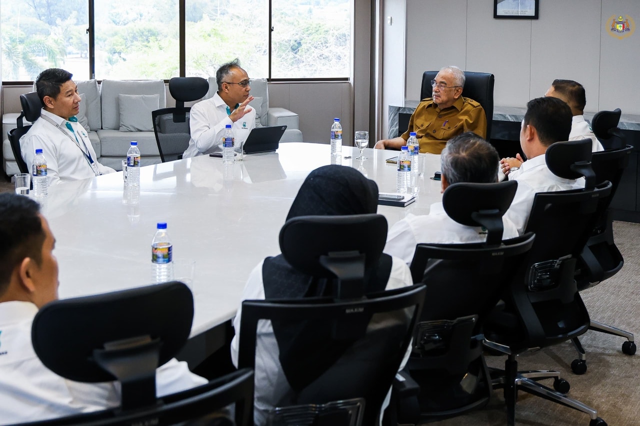 Lawatan ke Malaysia Refining Company Sdn. Bhd. (MRCSB) di Melaka Energy Park, Sungai Udang