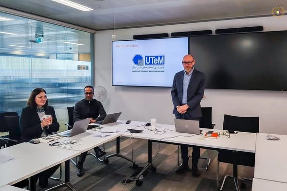 Visit to Elsevier Company with the UTeM Delegation