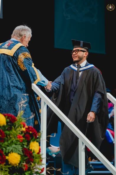 Setinngi-tinggi ucapan tahniah kepada Encik Muhammad Hamka bin Mohd Ali