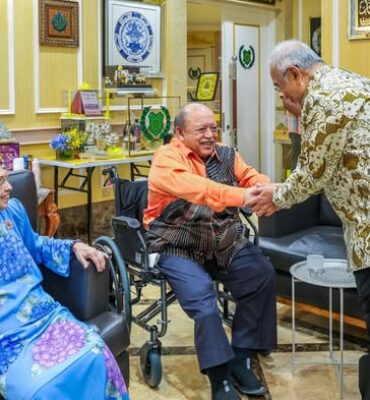 593870766_1324987792974877_6226460165193731384_n Menjunjung Kasih DYMM Tuanku Syed Sirajuddin Jamalullail, Raja Perlis dan DYMM Tuanku Tengku Fauziah Binti Almarhum Tengku Abdul Rashid, Raja Perempuan Perlis