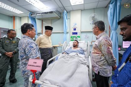 Menziarahi Empat Orang kru udara Cawangan Udara TLDM Lumut