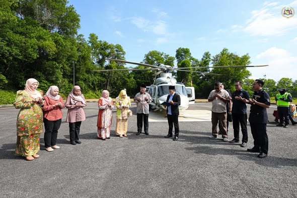Menyambut Keberangkatan Tiba Kebawah Duli Paduka Baginda Tengku Ampuan Pahang, Tunku Azizah Aminah Maimunah Iskandariah binti Almarhum Sultan Iskandar Al-Haj