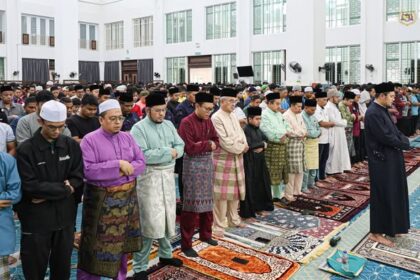 Solat Jumaat di Masjid Sayyidina Abu Bakar UTeM, Durian Tunggal