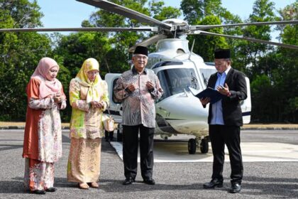Menyambut Keberangkatan Tiba Kebawah Duli Paduka Baginda Tengku Ampuan Pahang, Tunku Azizah Aminah Maimunah Iskandariah binti Almarhum Sultan Iskandar Al-Haj