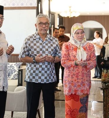 Mengiringi Keberangkatan Pulang Duli-Duli Tuanku