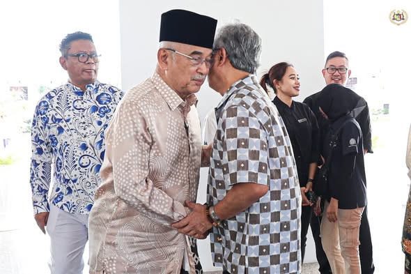 Mengiringi Keberangkatan Pulang Duli-Duli Tuanku