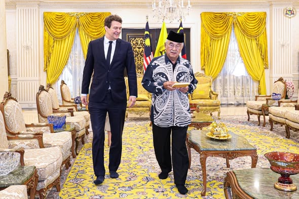 Courtesy Visit from Dr. Laszlo Gyorgy, Government Commissioner for Economic Strategic of Hungary to Malaysia