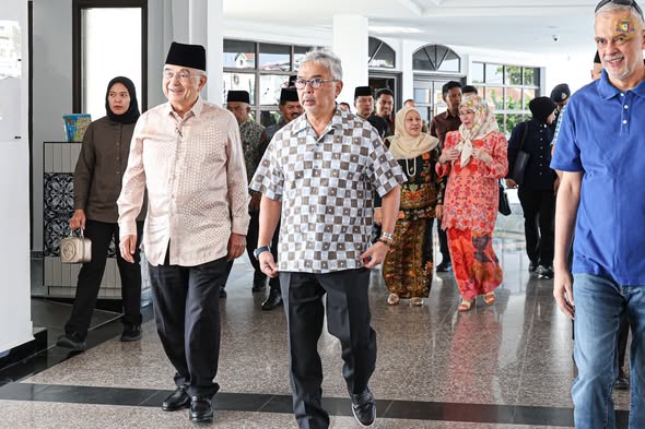 Mengiringi Keberangkatan Pulang Duli-Duli Tuanku
