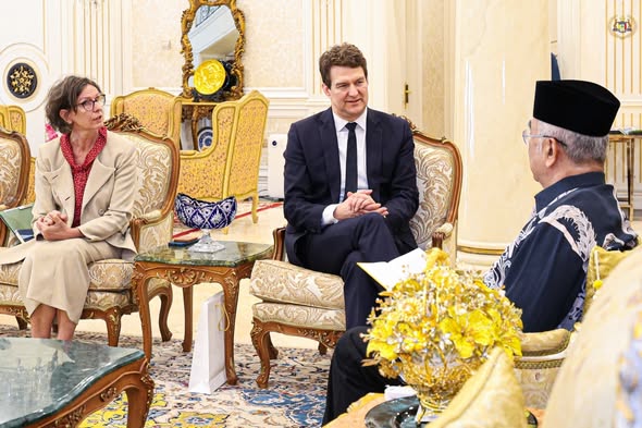 Courtesy Visit from Dr. Laszlo Gyorgy, Government Commissioner for Economic Strategic of Hungary to Malaysia