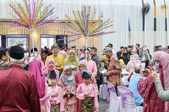 Majlis Perkahwinan YBrs. Dr. Mohd Mukhyuddin Sarwani (76 tahun), Pemangku Ketua Pesuruhjaya Pengakap Negara dan pasangannya Cik Norbee Abdul Hamid (68 tahun