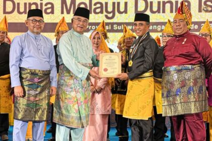 Majlis Perlantikan Bapak Dr. H. Anwar Hafid, M.Si , Gubernur Sulawesi Tengah sebagai Ketua Umum Dunia Melayu Dunia Islam