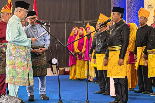 Majlis Perlantikan Bapak Dr. H. Anwar Hafid, M.Si
, Gubernur Sulawesi Tengah sebagai Ketua Umum Dunia Melayu Dunia Islam
