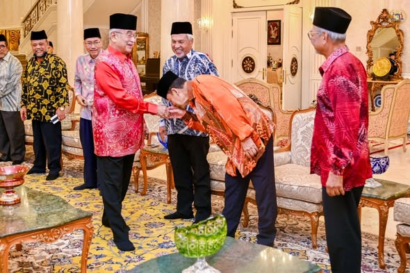 Kunjungan Hormat daripada Persatuan Bekas Duta-Duta Besar Malaysia (AFMA) di Istana Melaka, Bukit Beruang